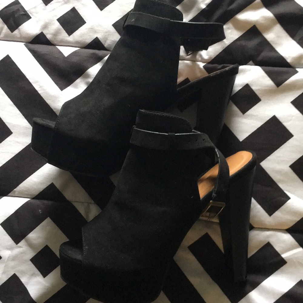 Bamboo Pumps - Picture 1 of 2
